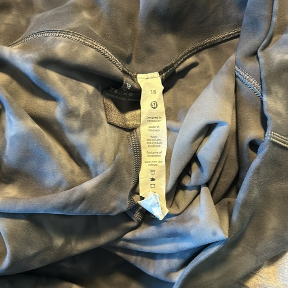 Lululemon align bike shorts size 18 - Picture 3 of 4